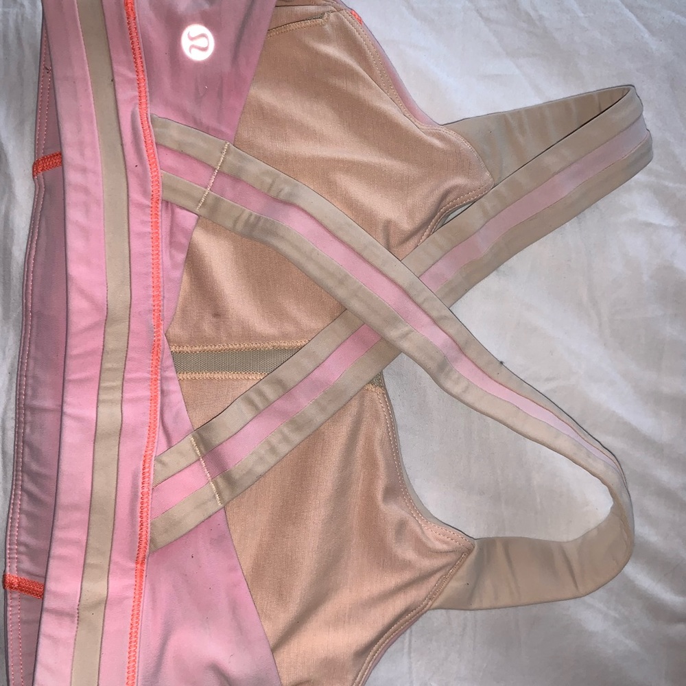 Lululemon sports bra